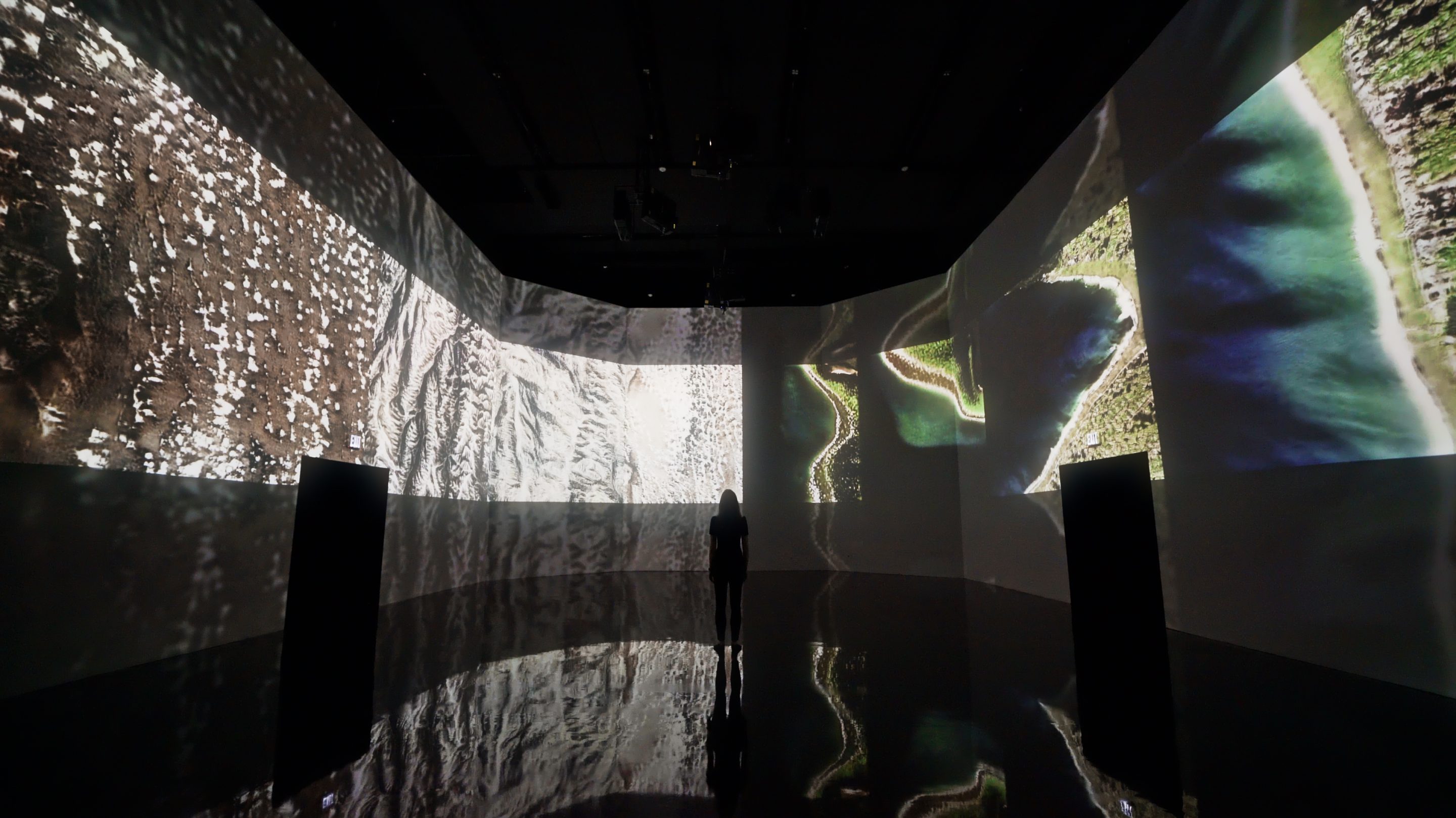 Infinite Space - Refik Anadol Studio